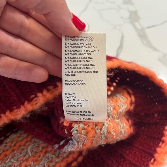 NWT Free People Check Me Out Pullover in Holly Berry women’s small sweater - Picture 5 of 10